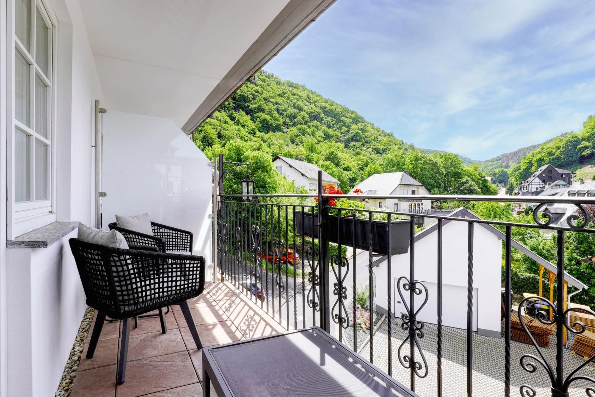 Hotel Lipmann "Am Klosterberg" バイルシュタイン エクステリア 写真