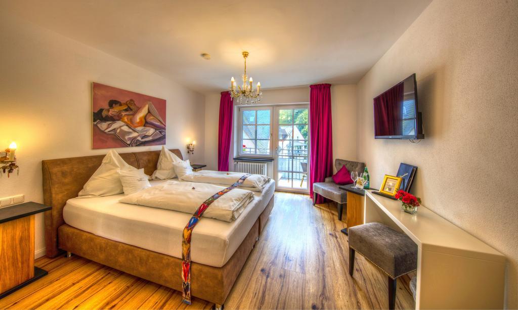 Hotel Lipmann "Am Klosterberg" バイルシュタイン エクステリア 写真